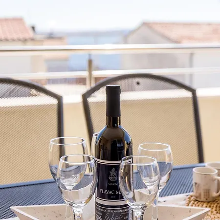 Sa Terasom 250m Od Plaze,parking,wi Fi,rostilj Trogir