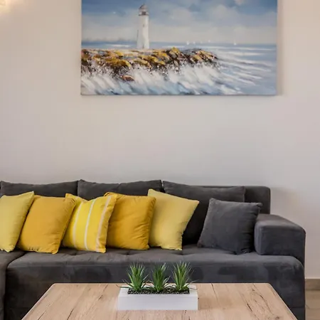 Sa Terasom 250m Od Plaze,parking,wi Fi,rostilj Appartement Trogir