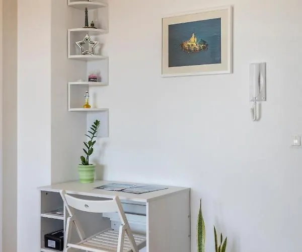Sa Terasom 250m Od Plaze,parking,wi Fi,rostilj Apartament Trogir