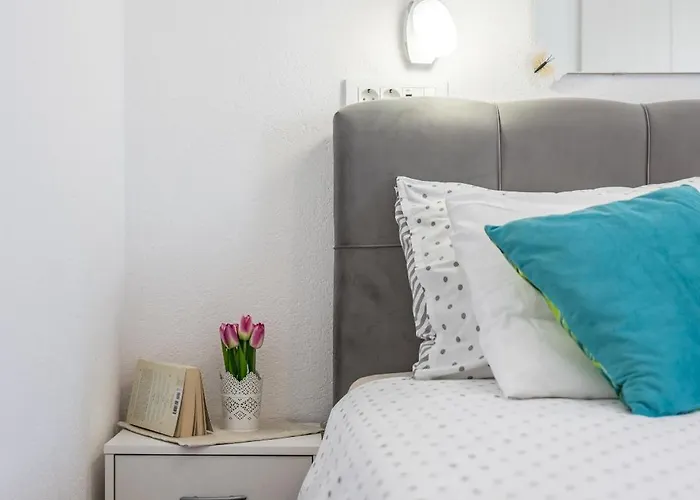 Sa Terasom 250m Od Plaze,parking,wi Fi,rostilj Apartament