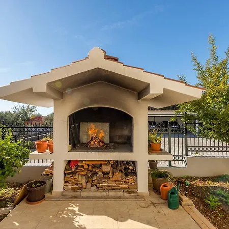 شقة Sa Terasom 250m Od Plaze,parking,wi Fi,rostilj تروغير