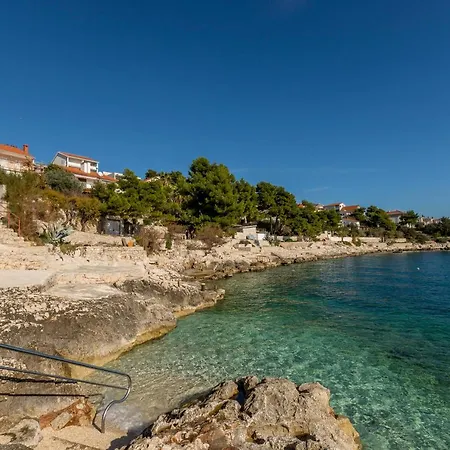 Sa Terasom 250m Od Plaze,parking,wi Fi,rostilj *