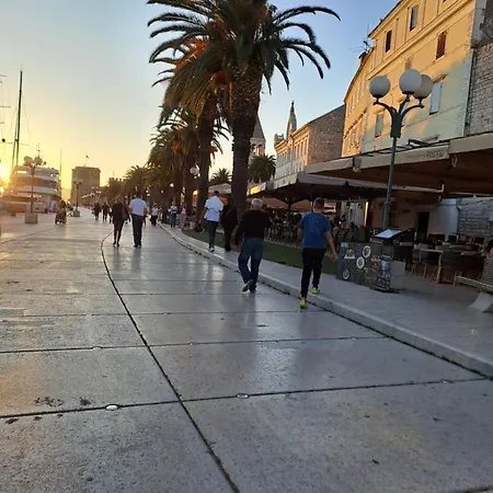 Sa Terasom 250m Od Plaze,parking,wi Fi,rostilj *