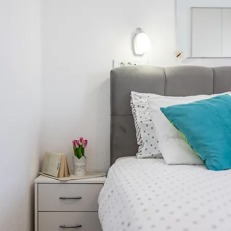 Sa Terasom 250m Od Plaze,parking,wi Fi,rostilj Apartman