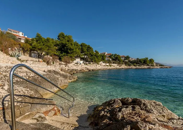 Sa Terasom 250m Od Plaze,parking,wi Fi,rostilj *