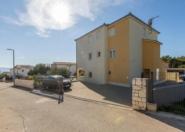 Sa Terasom 250m Od Plaze,parking,wi Fi,rostilj דירה *