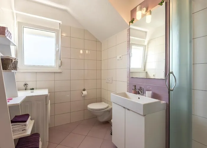 Sa Terasom 250m Od Plaze,parking,wi Fi,rostilj דירה טרוגיר
