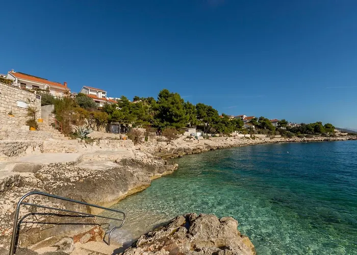 Sa Terasom 250m Od Plaze,parking,wi Fi,rostilj *