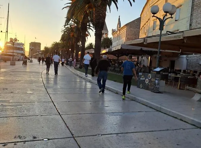 Sa Terasom 250m Od Plaze,parking,wi Fi,rostilj *