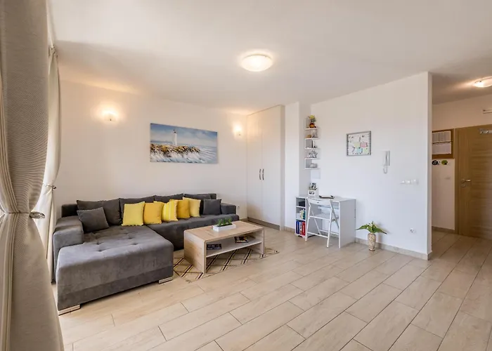 Sa Terasom 250m Od Plaze,parking,wi Fi,rostilj Τρογκίρ