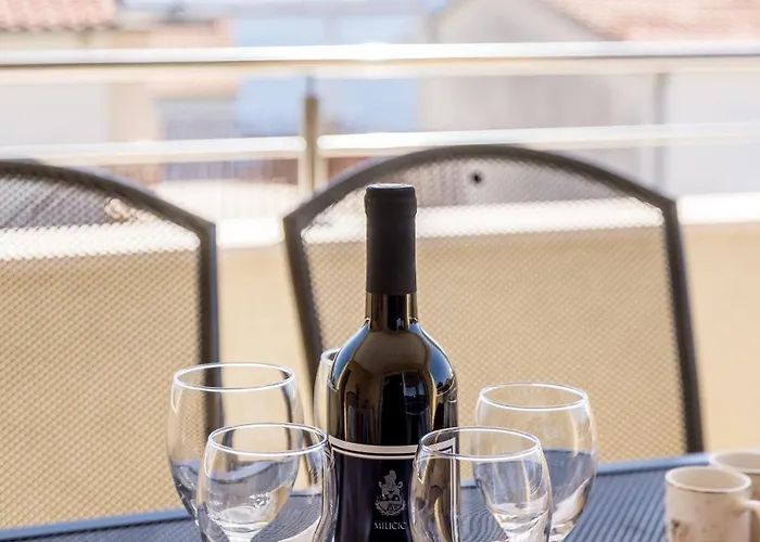 Sa Terasom 250m Od Plaze,parking,wi Fi,rostilj Τρογκίρ