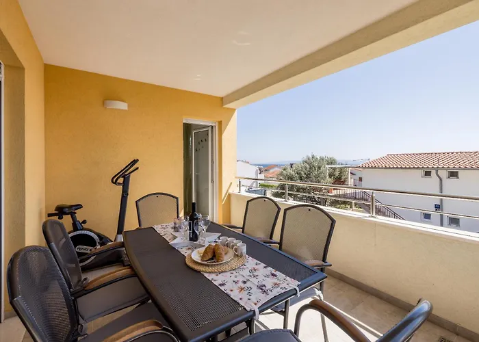 Sa Terasom 250m Od Plaze,parking,wi Fi,rostilj * טרוגיר