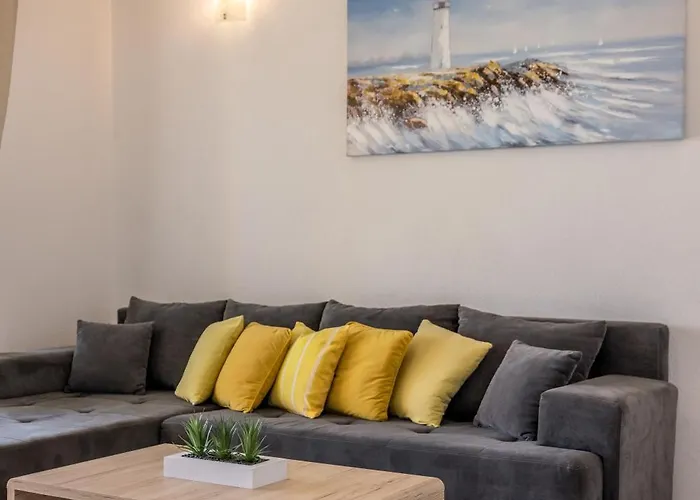 Sa Terasom 250m Od Plaze,parking,wi Fi,rostilj Διαμέρισμα *