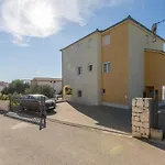Sa Terasom 250m Od Plaze,parking,wi Fi,rostilj Apartment *