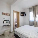 Apartment Sa Terasom 250m Od Plaze,parking,wi Fi,rostilj *