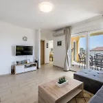 Sa Terasom 250m Od Plaze,parking,wi Fi,rostilj Apartment *