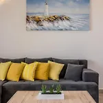 Sa Terasom 250m Od Plaze,parking,wi Fi,rostilj Apartment Trogir