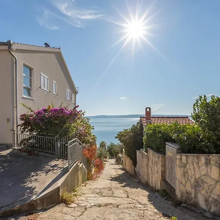 Sa Terasom 250m Od Plaze,parking,wi Fi,rostilj アパート *